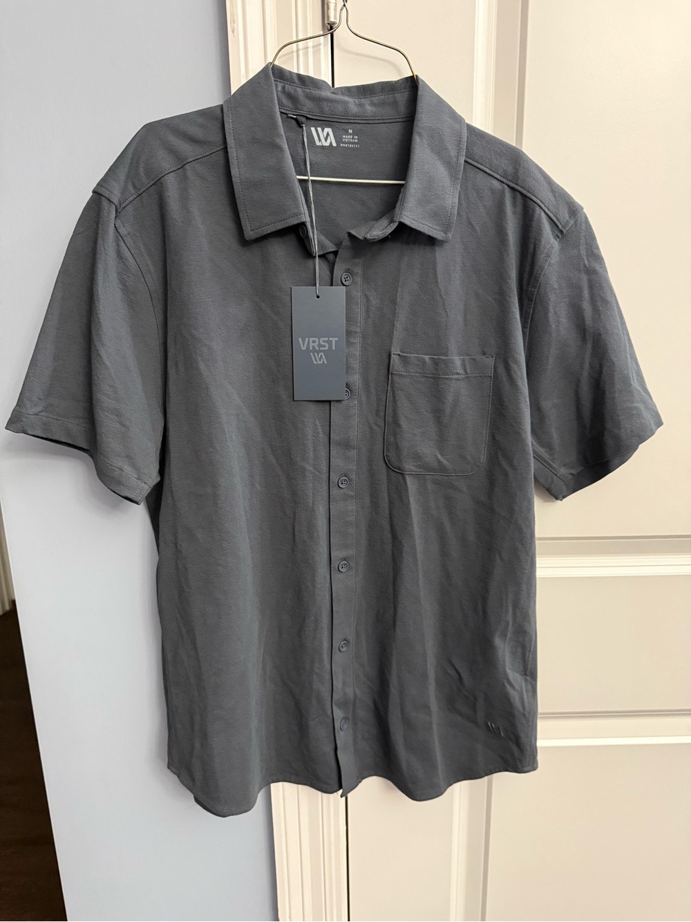VRST Short Sleeve Button-Down Shirt in Charcoal
